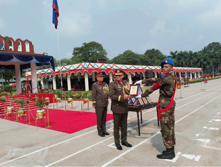 নাটোরে কাদিরাবাদ সেনানিবাসে ‘সেনাবাহিনী প্রধান কুচকাওয়াাজ’