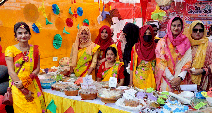 বড়াইগ্রামে পিঠা উৎসব