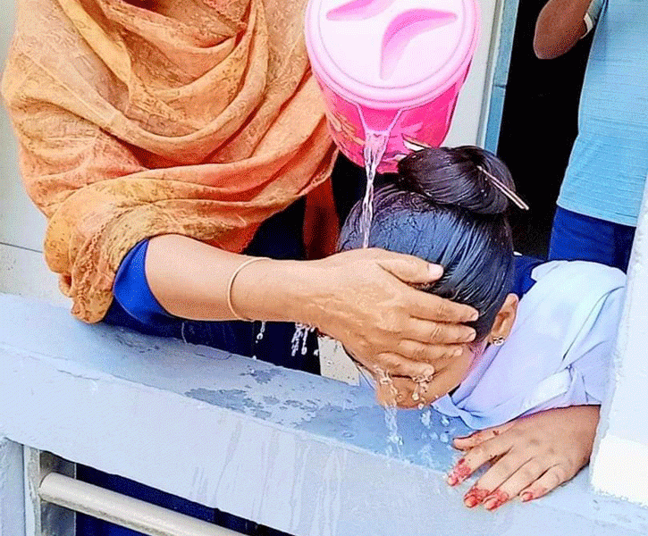 সিংড়ায় গরমে শিক্ষার্থী অসুস্থ্য
