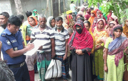 সড়কের ধারে ডোবায় পড়ে ছিল মানসিক প্রতিবন্ধি ব্যক্তির মৃতদেহ