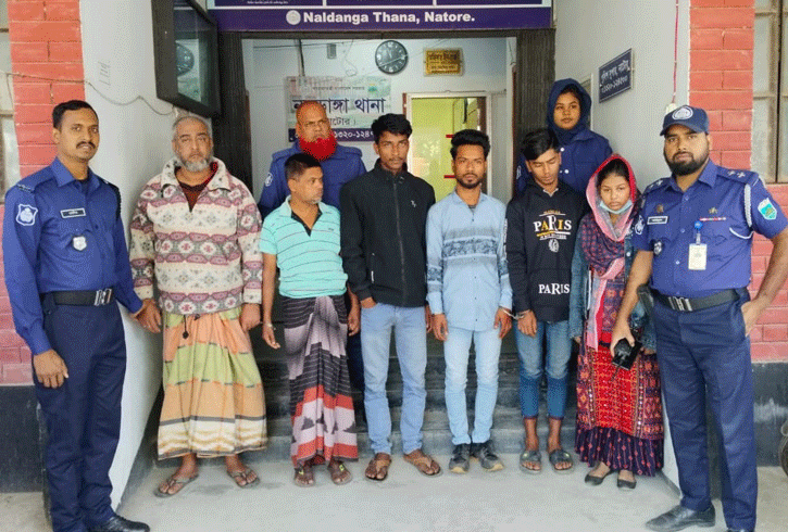 নলডাঙ্গায় ডাকাতির অভিযোগে নারীসহ গ্রেপ্তার ৬