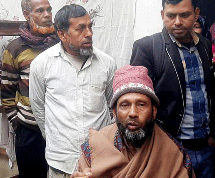 বাড়ির লোকদের বেঁধে রেখে ডাকাতি